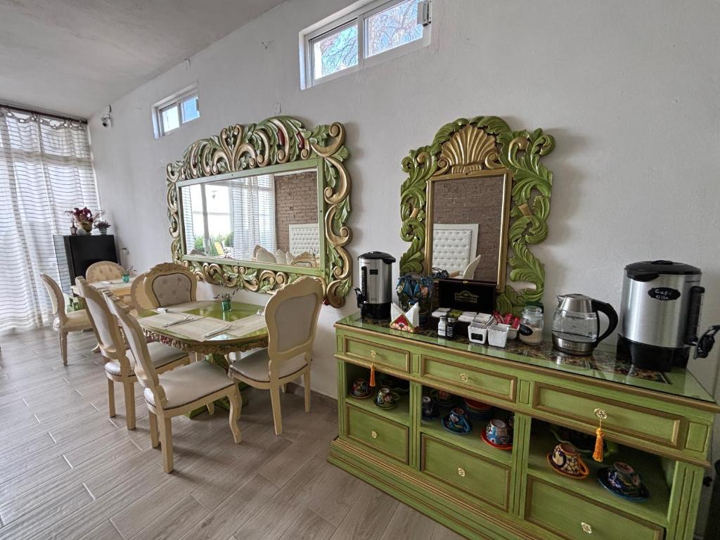 Příslušenství pro přípravu čaje a kávy v ubytování Hotel-Spa Posada Bonita