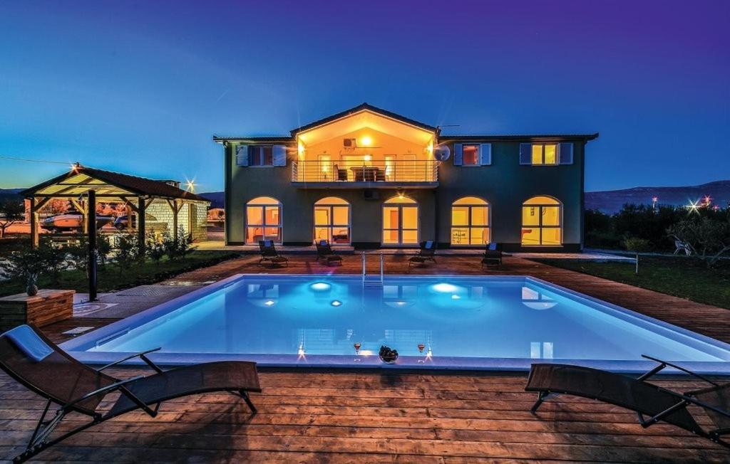 Family-friendly apartments with swimming pool Plano, Trogir - 24056
