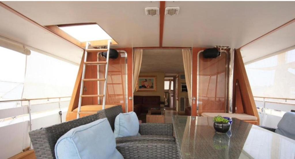 Χώρος καθιστικού στο Johnny M Yacht Private