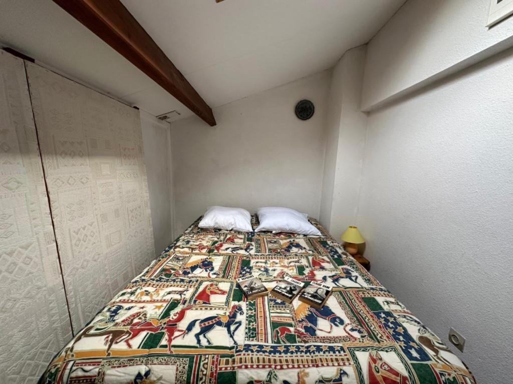 Posteľ alebo postele v izbe v ubytovaní Maison 29m² avec piscine, cour et parking à Notre-Dame-de-Monts près des plages - 4 personnes - FR-1-540-209