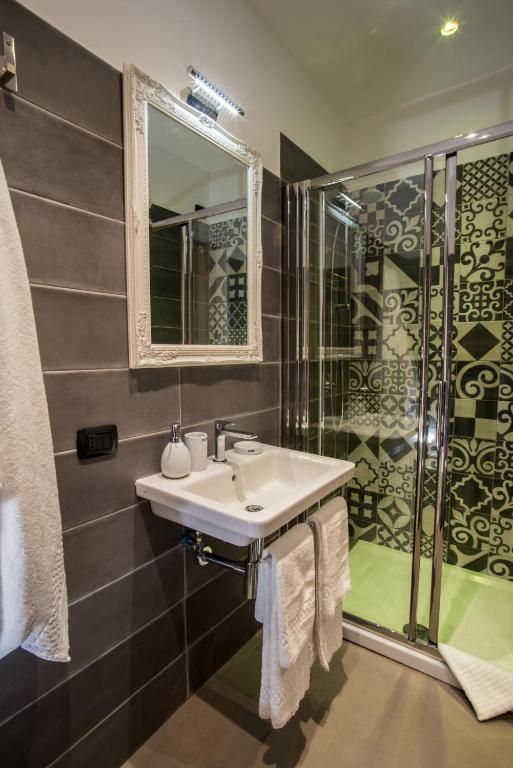 A bathroom at Roma 2B