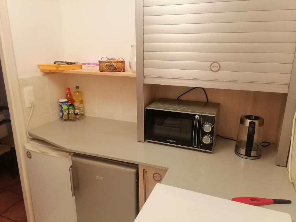 Kuchyň nebo kuchyňský kout v ubytování Frairie Du Divit