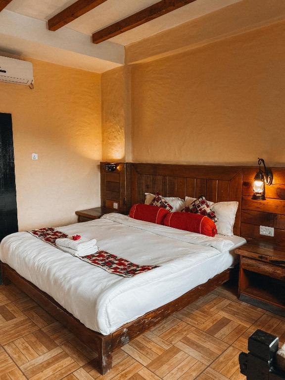Una cama o camas en una habitación de Hotel Tourist Residency