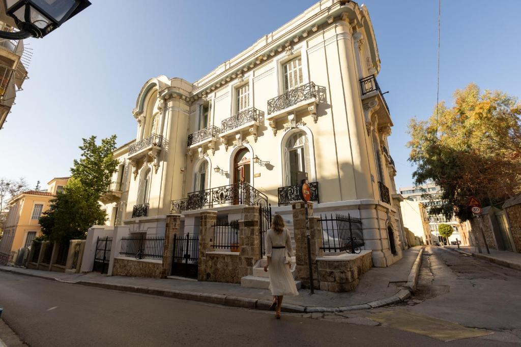 Theion Estate - A Blend of Art & Architecture in Athens Center by etouri