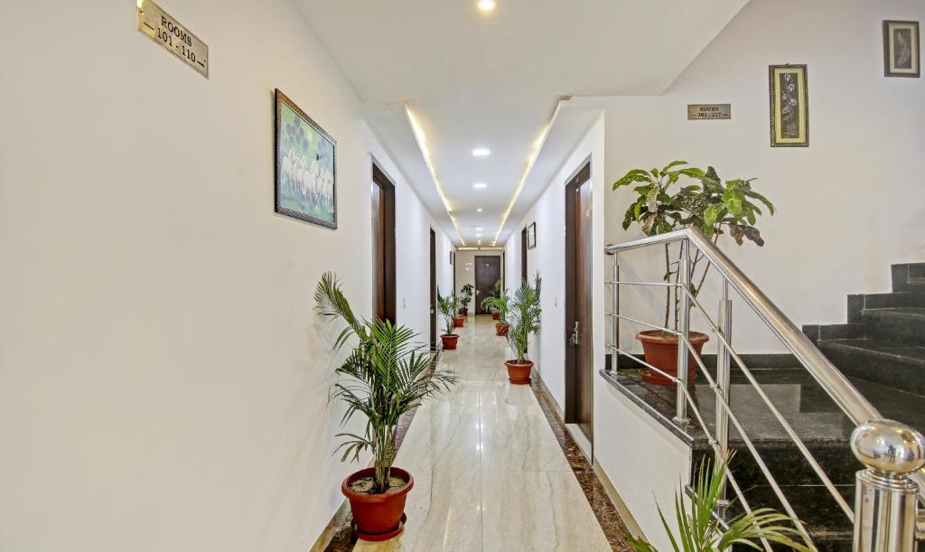 Ảnh trong thư viện ảnh của Hotel Royal Empirre Near PEC-PGI-PU Chandigarh ở Chandīgarh