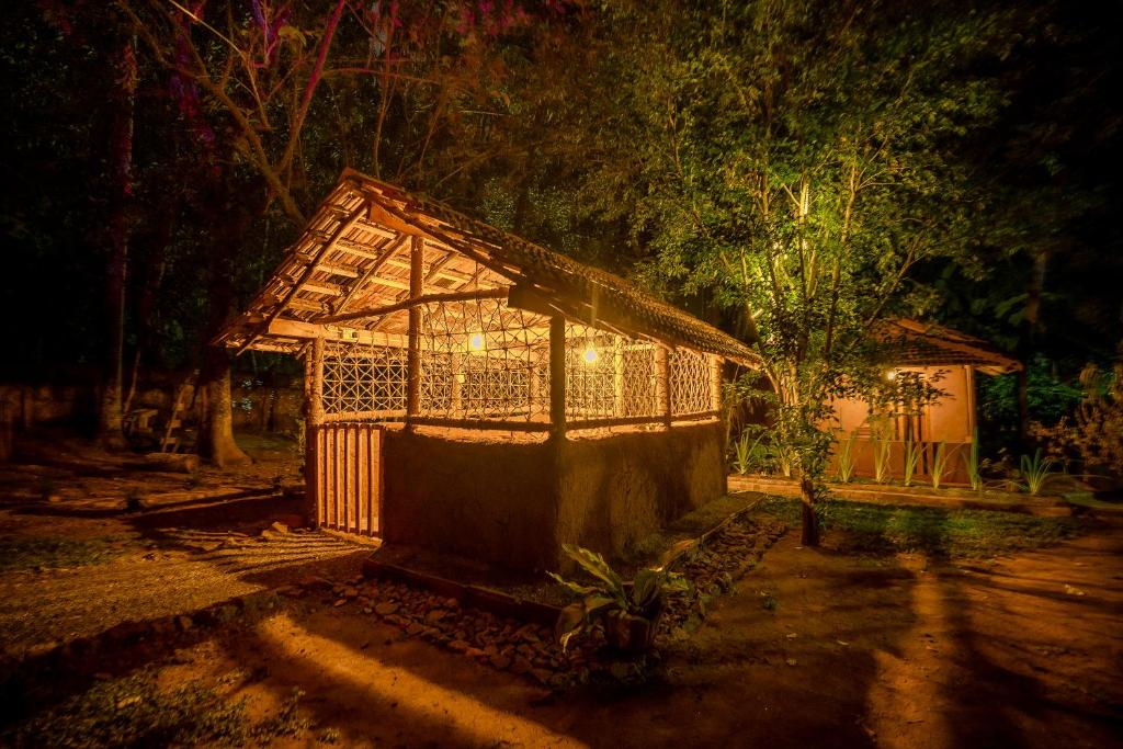 Zahrada ubytování Little Cabanas Udawalawe