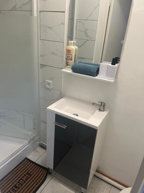 Le Manteau Bleu - Standard Triple Room