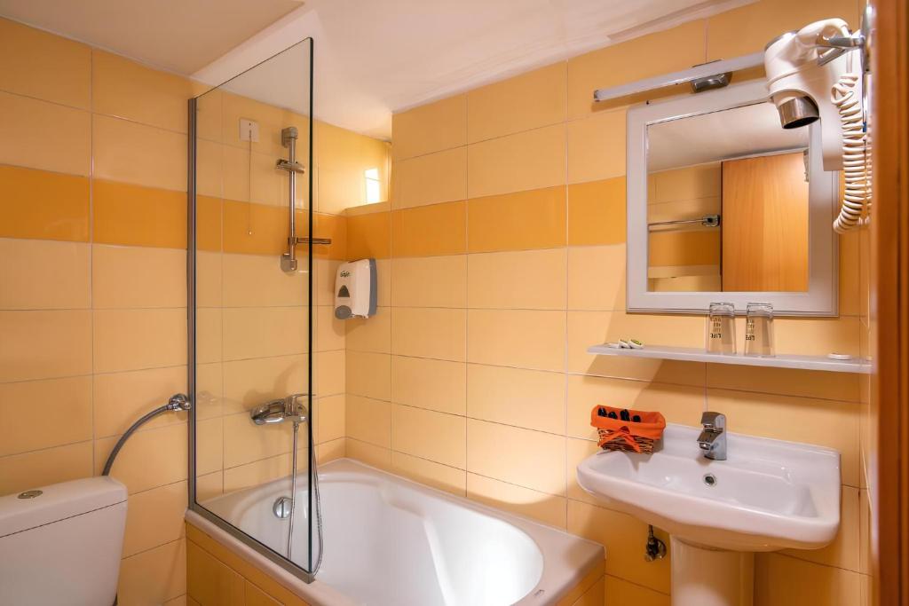 Łazienka w obiekcie City Life Port Hotel