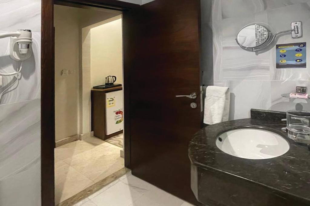 Koupelna v ubytování Wadi AlJaryan Hotel