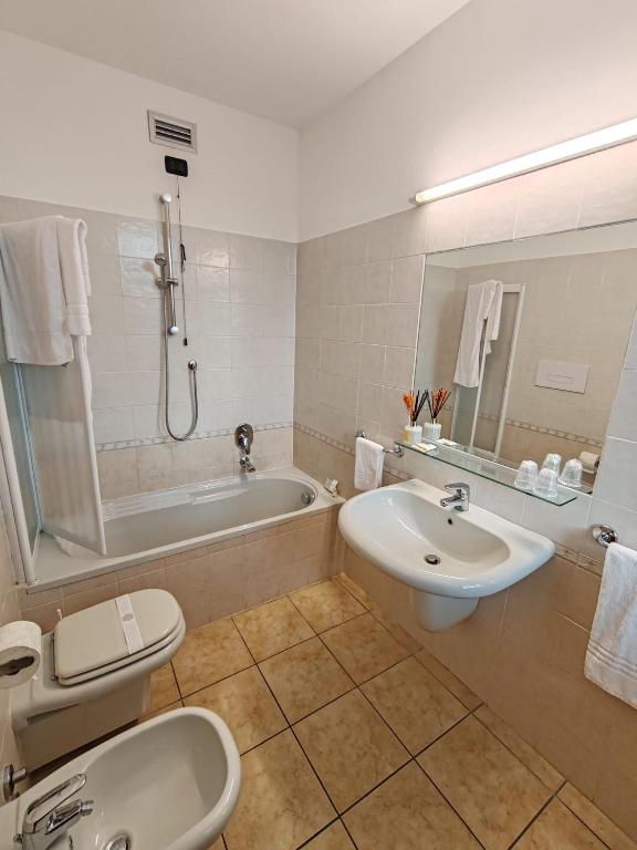 Niji Hotel&Restaurant - Double Or Twin Room With Private Bathroom
