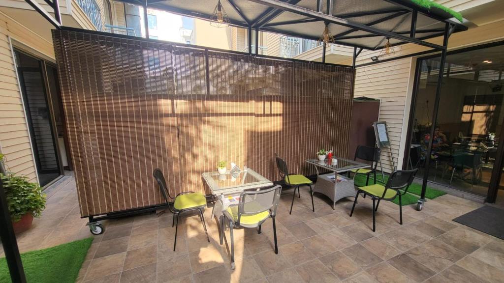 Patio nebo venkovní prostory v ubytování UDS Villa Scandinavian B&B - Next to VFS