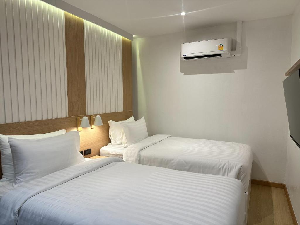 
Small Twin Room (No Window)
