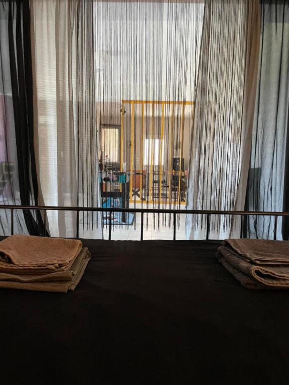 Posteľ alebo postele v izbe v ubytovaní STUDIO POSEIDONIA apartment 75sqm CORINTH CANAL