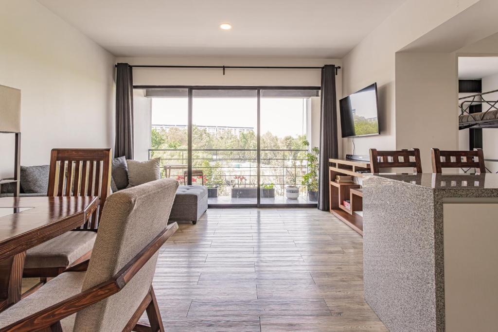 Kuchyň nebo kuchyňský kout v ubytování Right @Reforma - Beautiful condo with 2 balconies