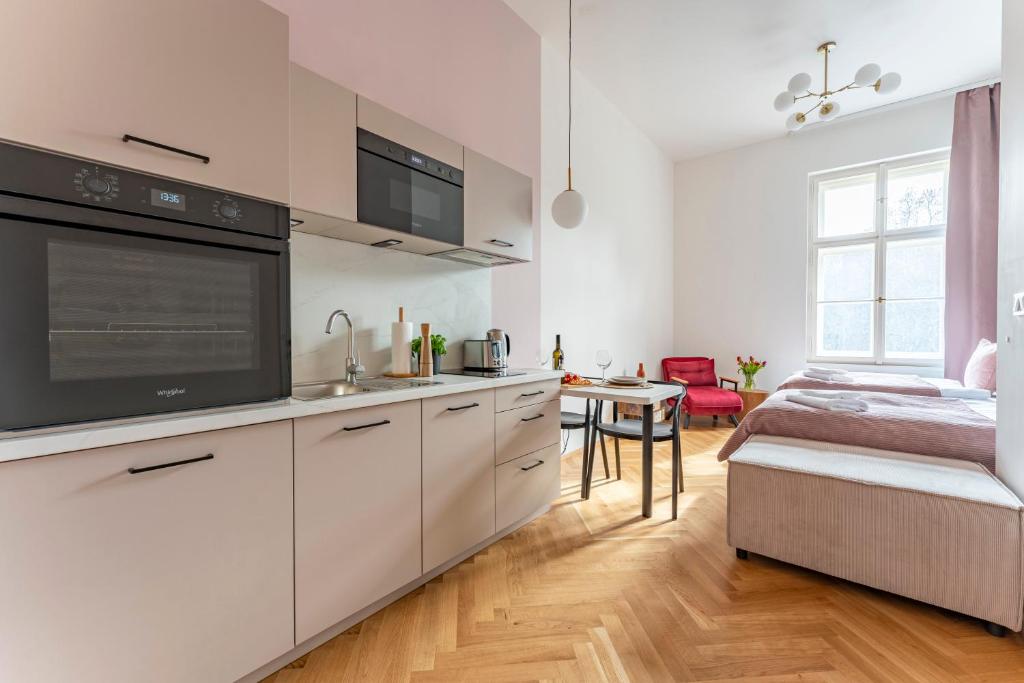 Visit Oomph Apartments - 16