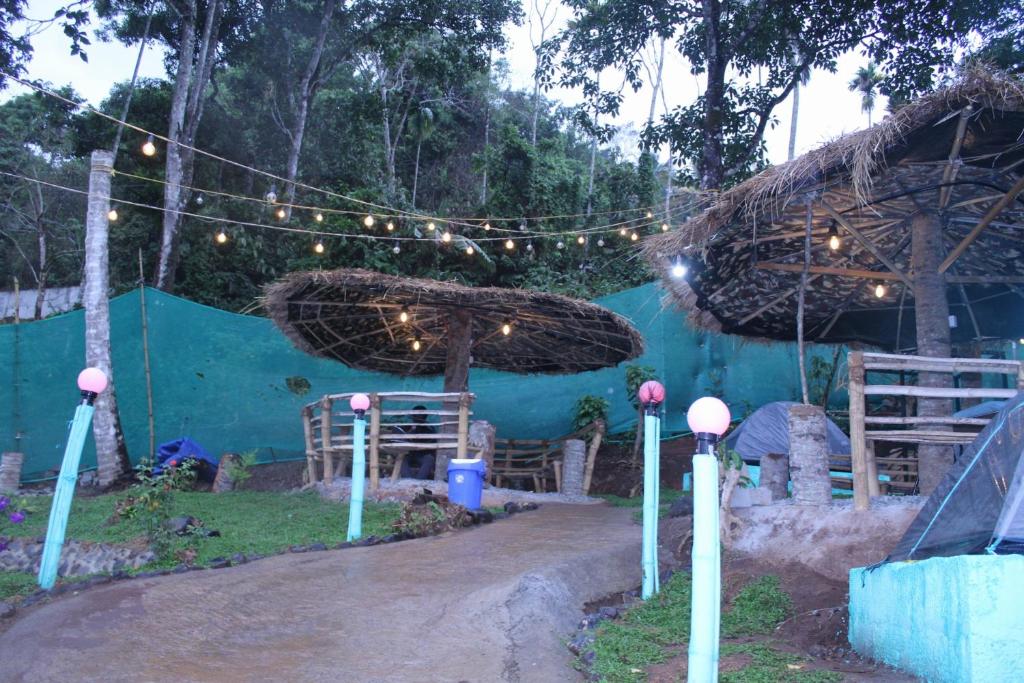 Zahrada ubytování Munnar Kudil Resto Cafe