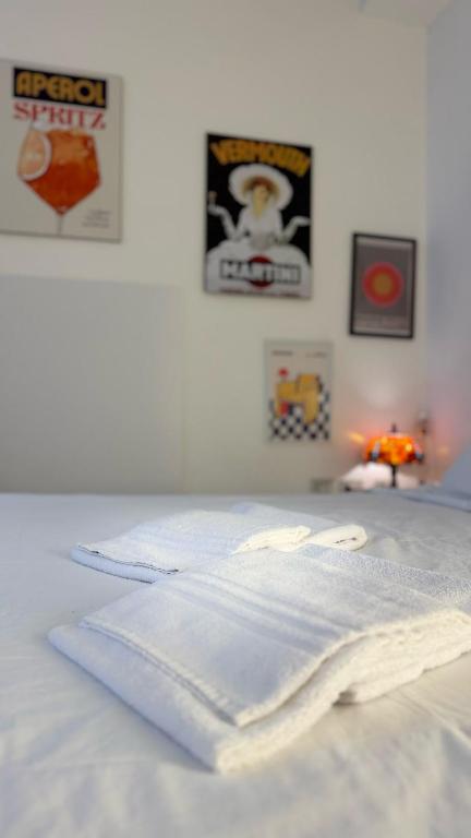 A bed or beds in a room at Studio Lunigiana Milano Stazione Milano