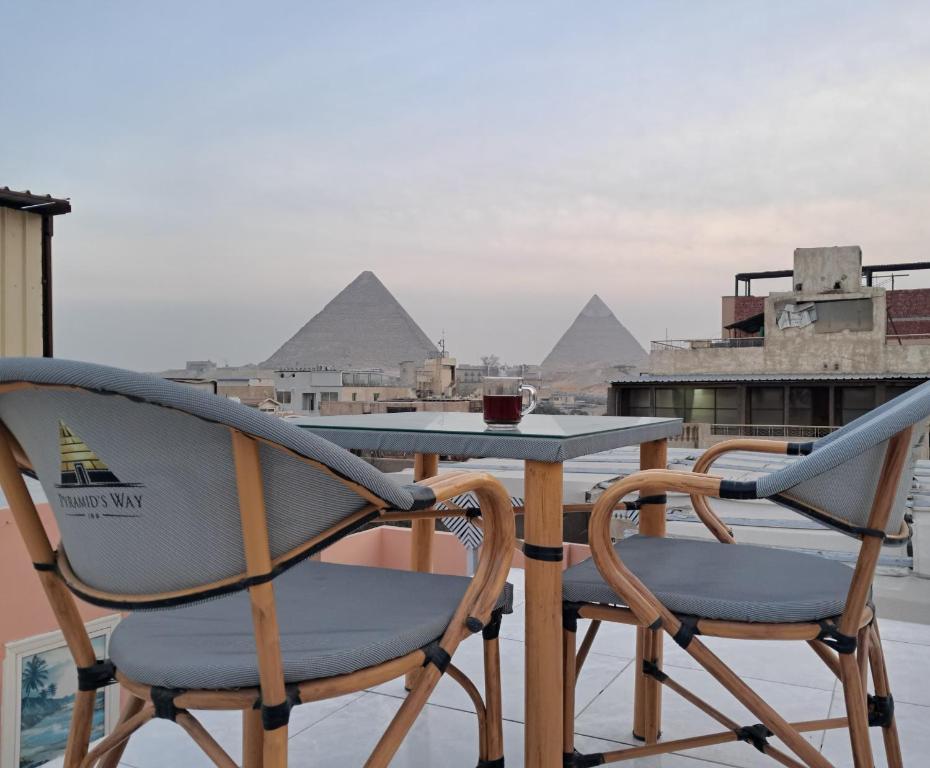 Balkón nebo terasa v ubytování Pyramids Way Inn