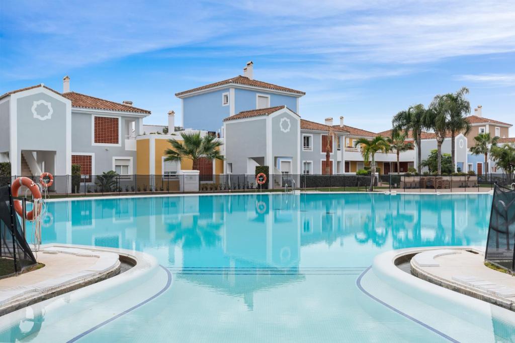 Cortijo del Mar 2-Bed Apartment with Pool & Garden