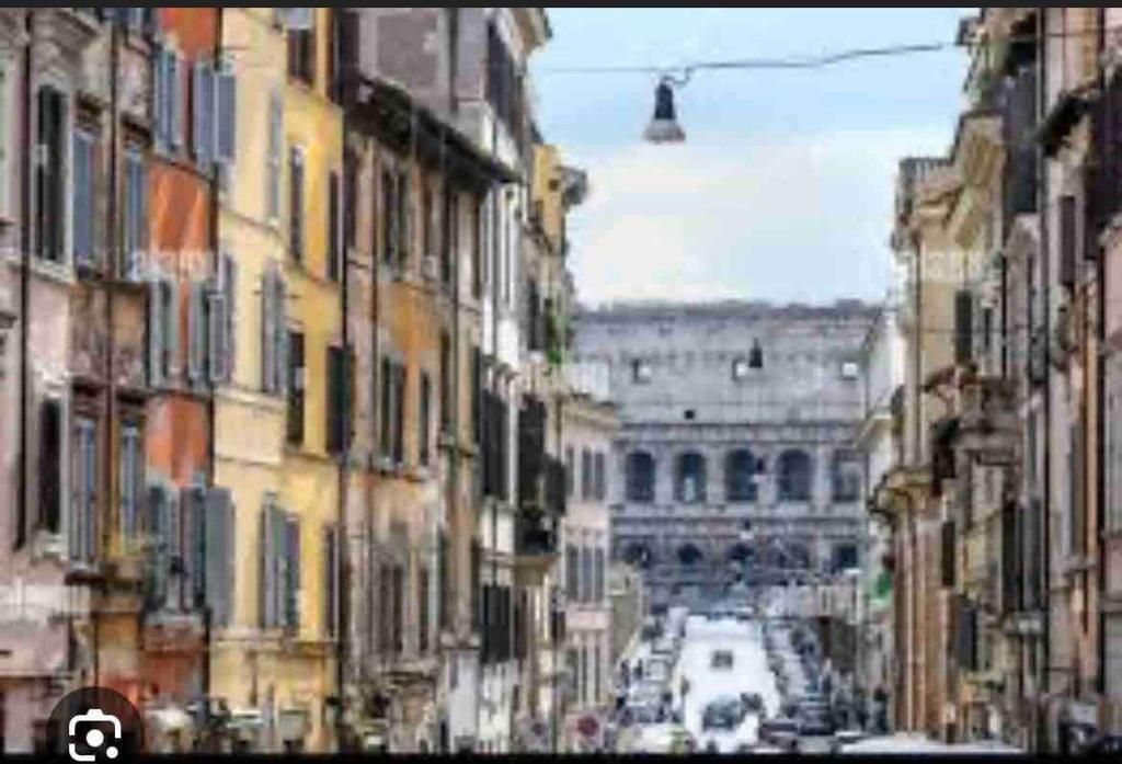Walking in the center of Rome