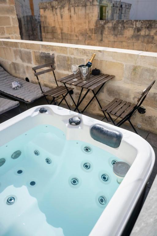 Mandera's Boutique Suites & Dorms - 3