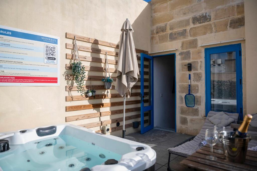 Mandera's Boutique Suites & Dorms - 5