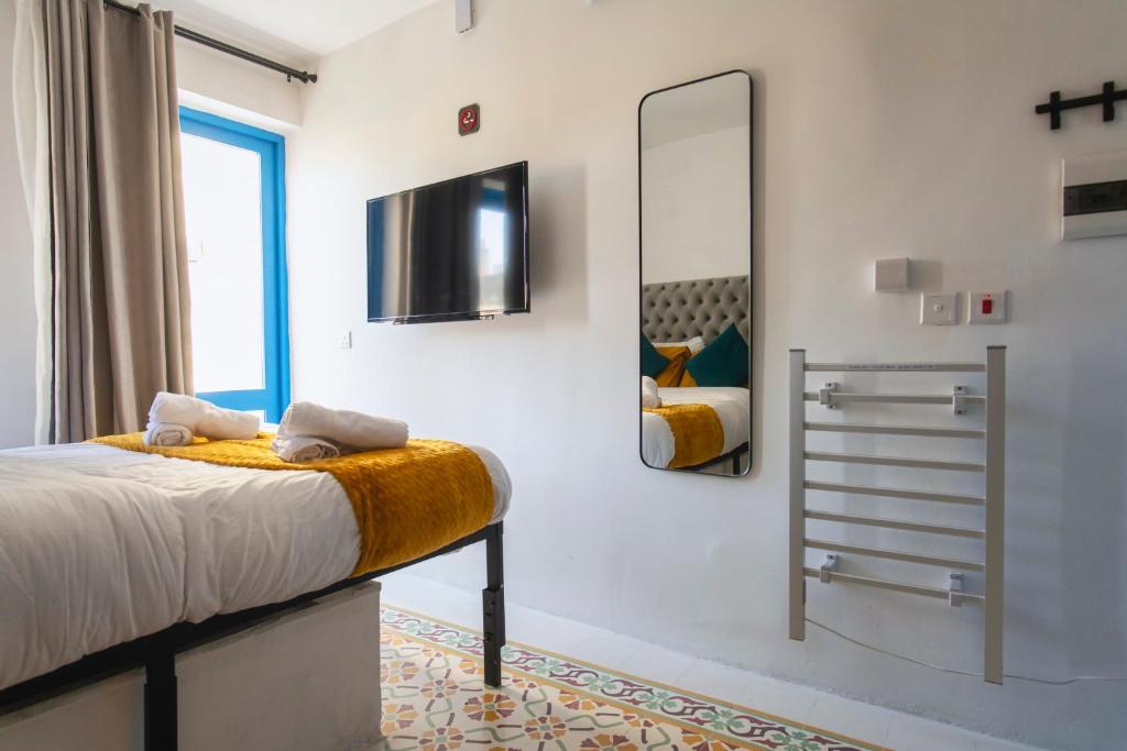 Mandera's Boutique Suites & Dorms - 11