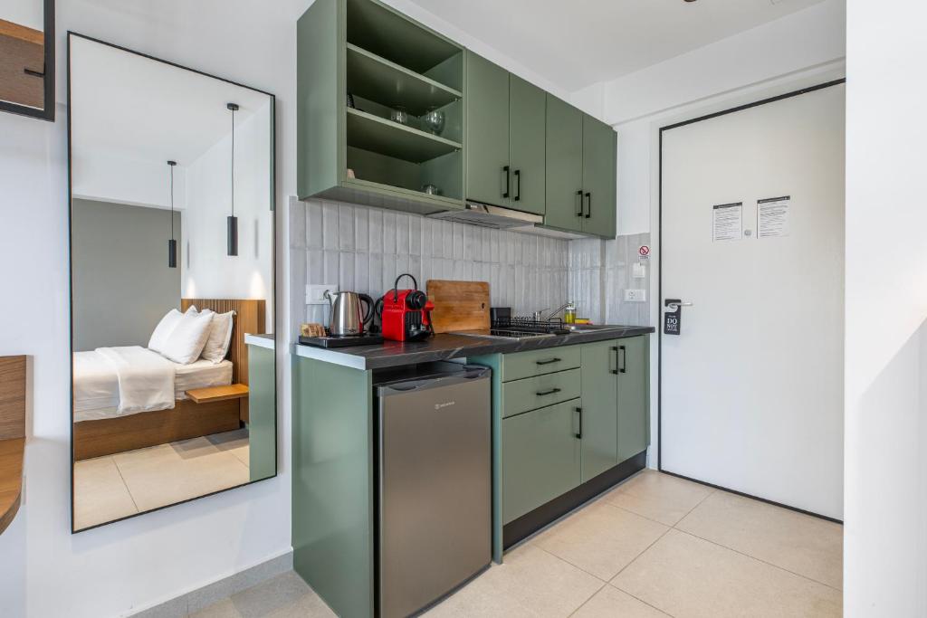 Athens Genesis Luxury Suites - 13