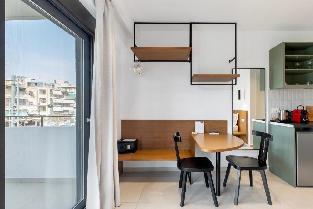 Athens Genesis Luxury Suites - 9