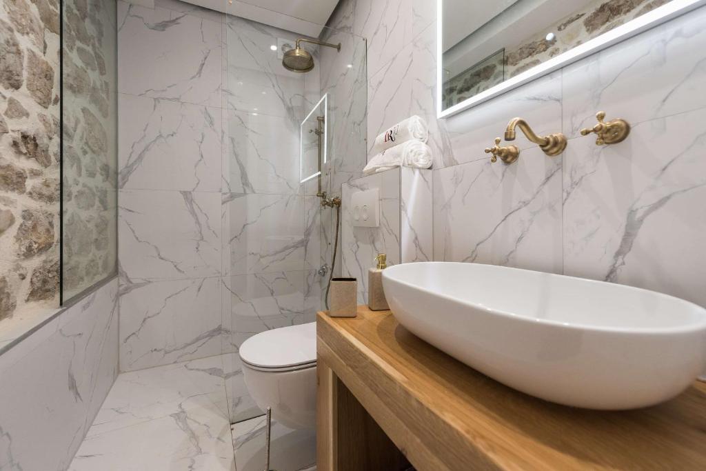 10 Heritage Rooms - 13