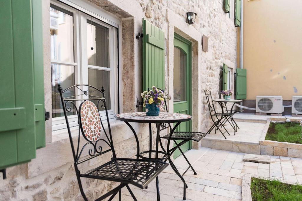 10 Heritage Rooms - 16