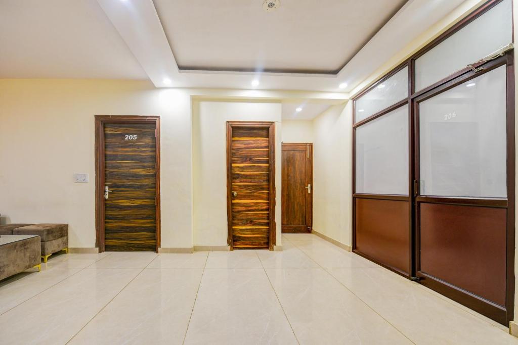 Fotografie z fotogalerie ubytování Hotel O Ridge Way Stays v destinaci Faridabad