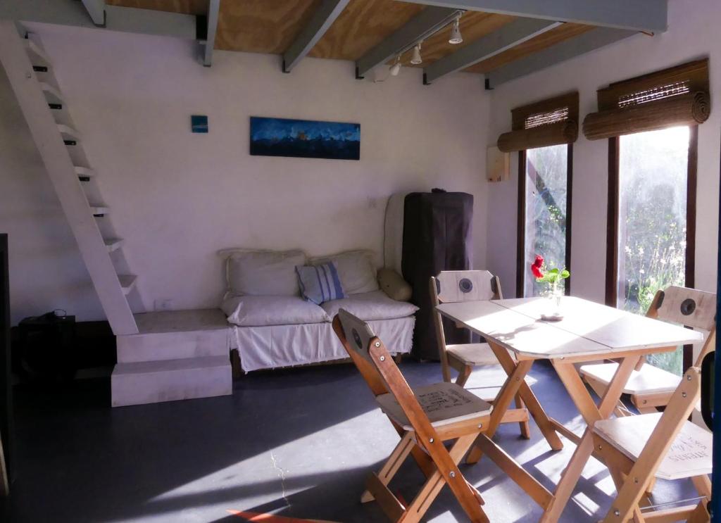 Istumisnurk majutusasutuses Tiny House en Playa Dorada