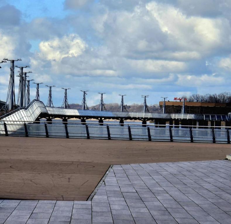 Výhled na řeku, která protéká v blízkosti penzionu – hostince