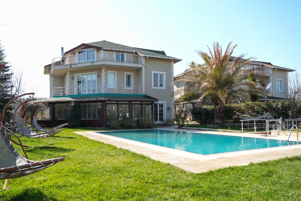 Πισίνα στο ή κοντά στο Villa Moon