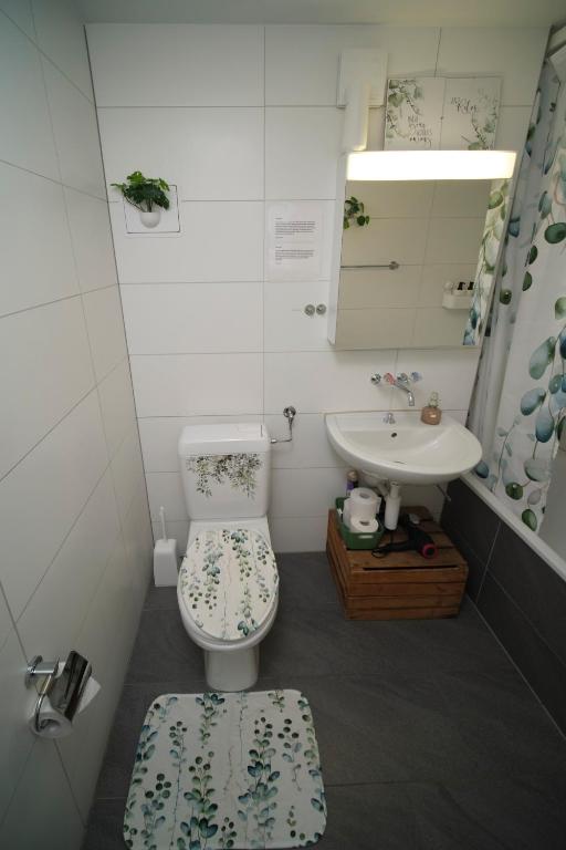 Koupelna v ubytování Doppelzimmer bei Natur & Events