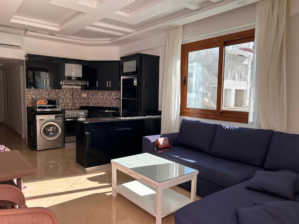 Fotografie z fotogalerie ubytování 3-Bedroom Apartment on the Ground Floor with Pool View, Personal Garden Area, Backyard, and Free Beach Access in Sharm Hills Resort v destinaci Sharm El Sheikh