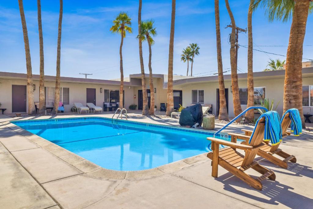 Bazén v ubytování Lido Palms Resort and Spa nebo v jeho okolí