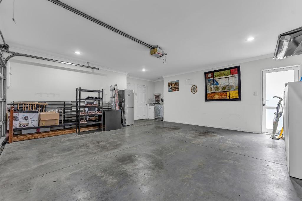 Cozy Home in Epsom - Resim 16