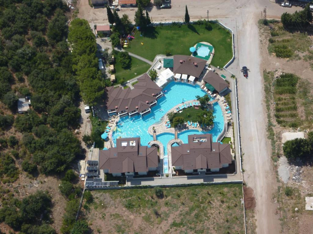 Bazén v ubytování Mozaik Hotel nebo v jeho okolí