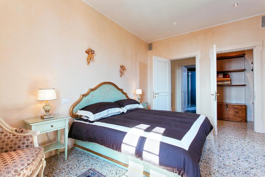 Posteľ alebo postele v izbe v ubytovaní Deluxe Apartments Lagoon View