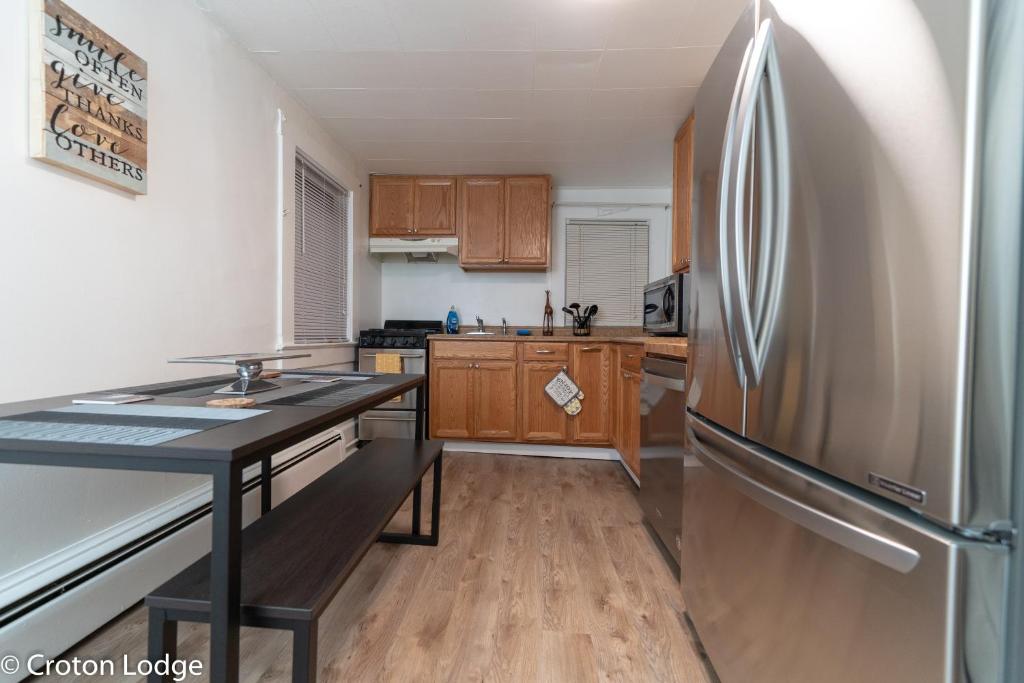 Kuchyň nebo kuchyňský kout v ubytování Croton Quarters - Comfortable Apartments, NYC close