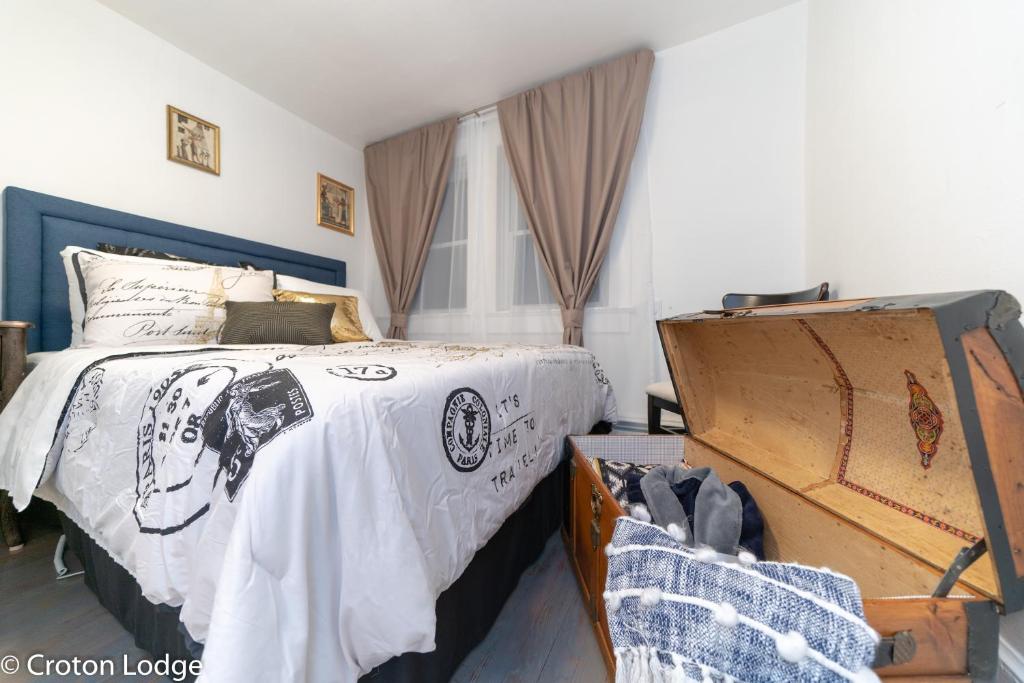 Postel nebo postele na pokoji v ubytování Croton Quarters - Comfortable Apartments, NYC close
