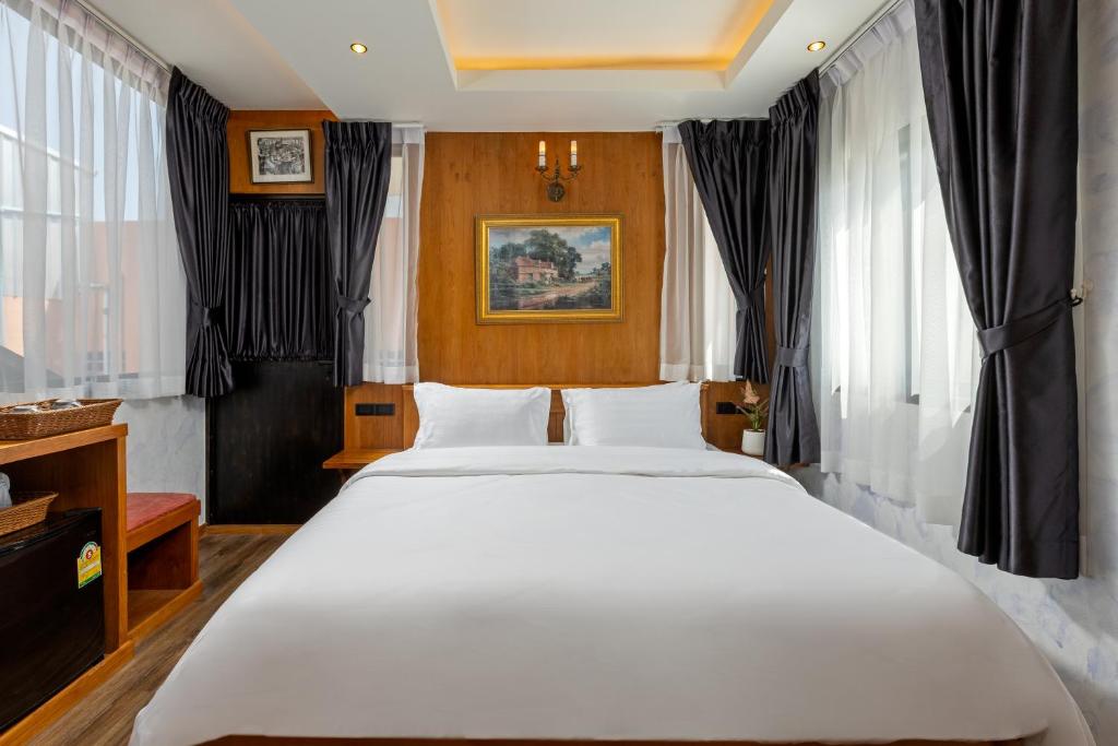 Twelve 8 Boutique House - Resim 19