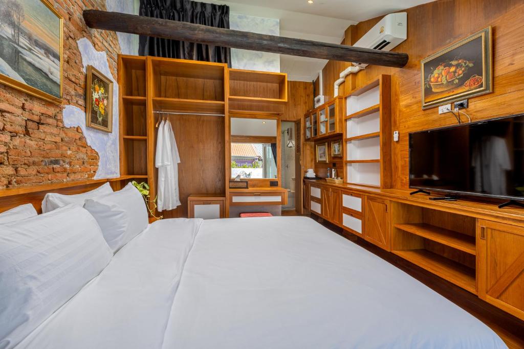 Twelve 8 Boutique House - Resim 22