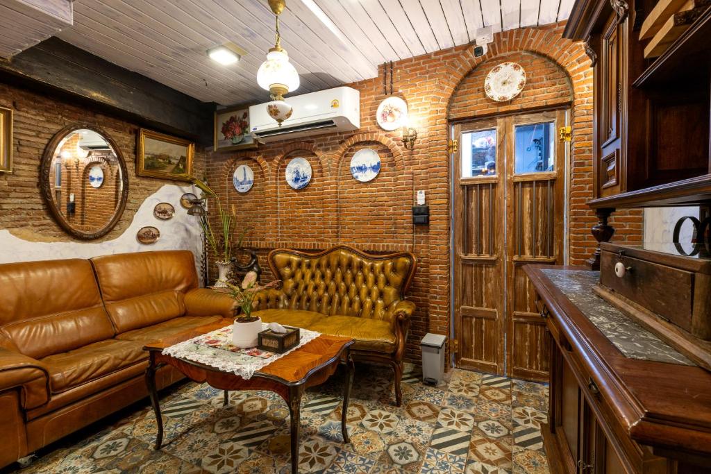 Twelve 8 Boutique House - Resim 41