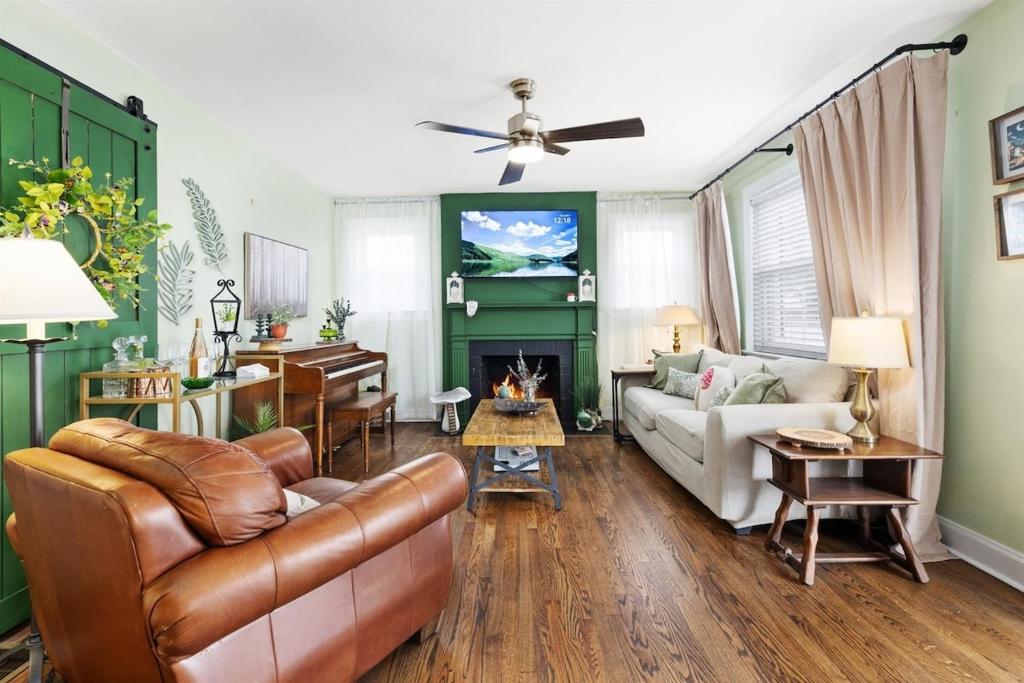 Gallery image of The Woods Cozy 3BR Cottage Near Downtown in Nashville