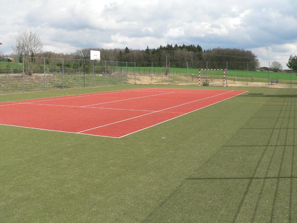 Tenis a/nebo squash v ubytování Penzion restaurace U Švábků nebo okolí