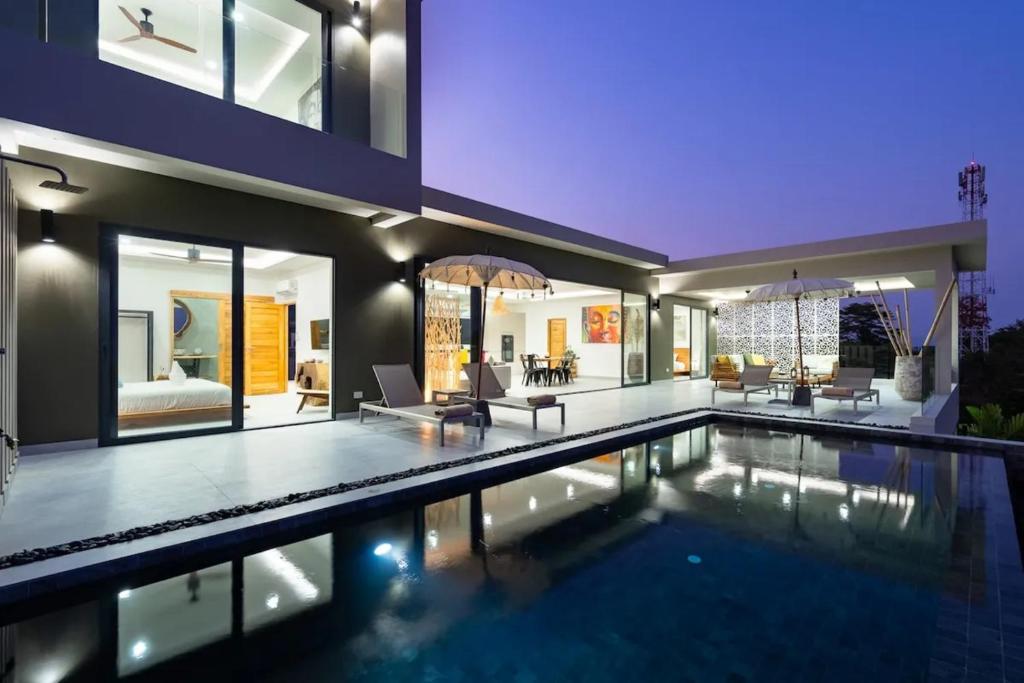 Bazén v ubytování Casa Seaview 4br Private Pool & Panorama nebo v jeho okolí