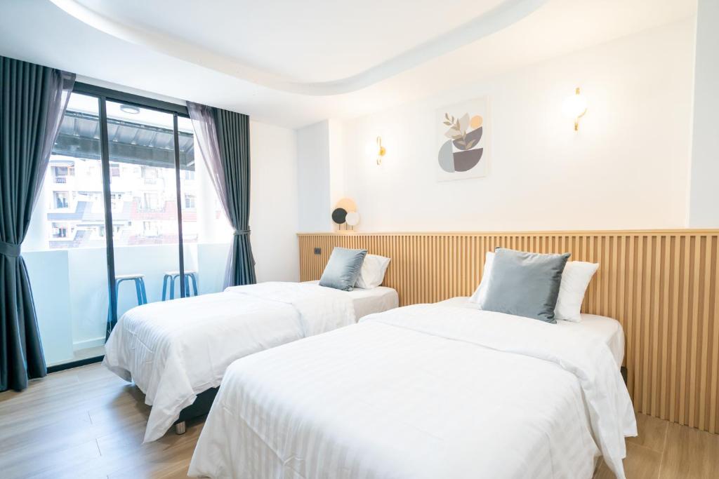 
R402 - Standard Twin with Patio
